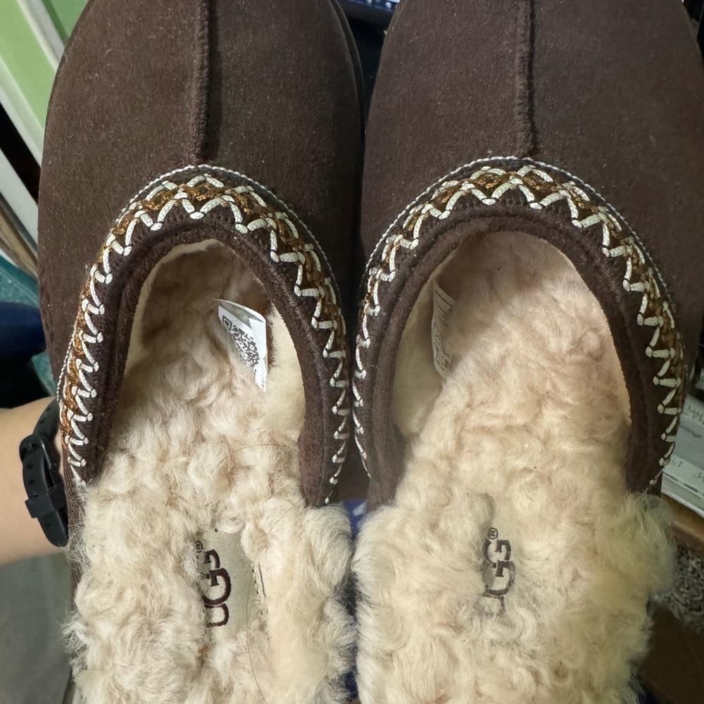 UGG  Chocolate Brown Slippers size 8 , NEW ,bought from . Nordstrom, sales final